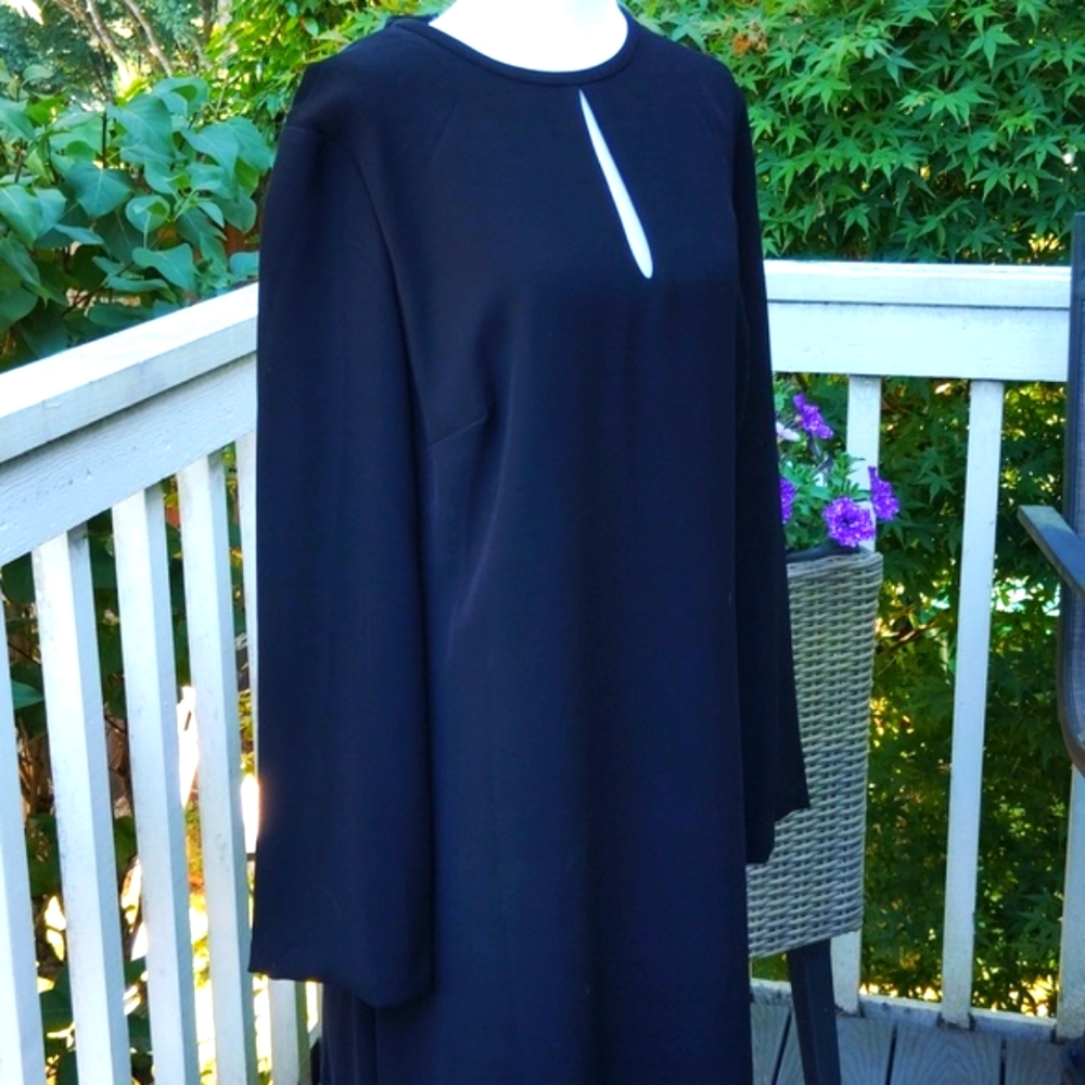 Lauren Ralph Lauren new little black dress with keyhole in front size 14